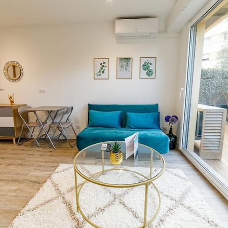 Apartament Le Provencal - Wi-Fi - Parking Fréjus Zewnętrze zdjęcie