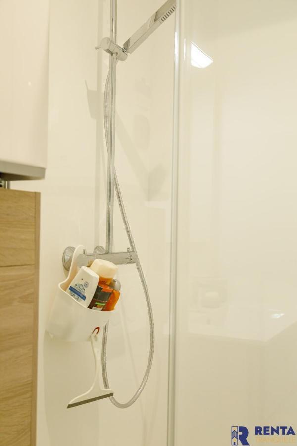 Apartament Le Provencal - Wi-Fi - Parking Fréjus Zewnętrze zdjęcie