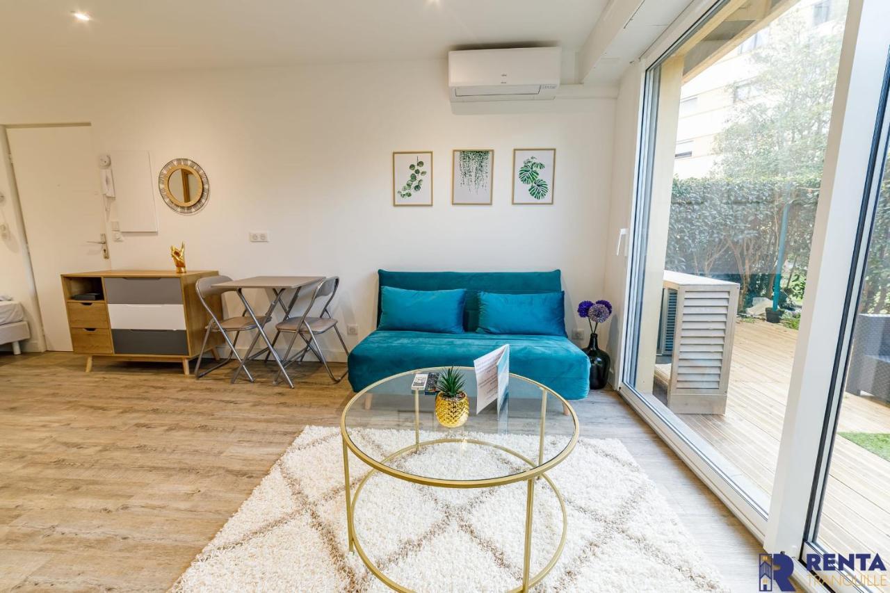 Apartament Le Provencal - Wi-Fi - Parking Fréjus Zewnętrze zdjęcie