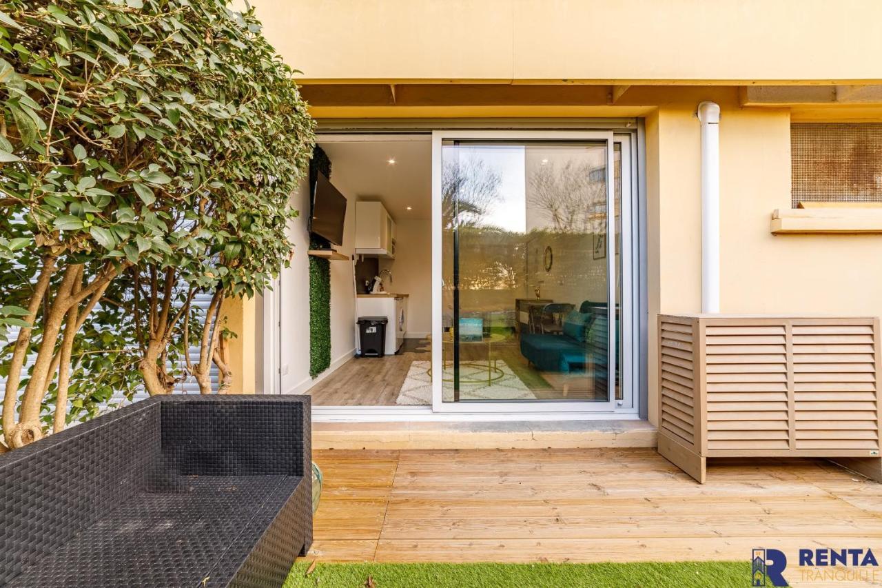 Apartament Le Provencal - Wi-Fi - Parking Fréjus Zewnętrze zdjęcie